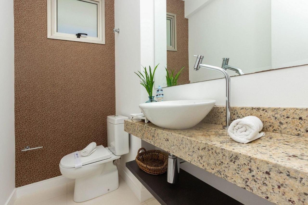 Punta Blu 102-7 - Apartamento De Alto Padrao Em Condominio Exclusivo, Quadra Poliesportiva - Piscina - Portaria 24H. Bombinhas Exterior foto
